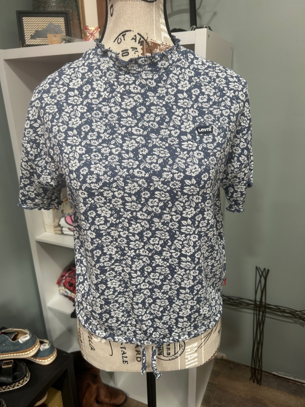 Levi's Navy and White Floral Short-Sleeve Tee